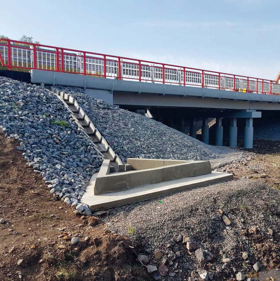 Лотки водоотводные композитные